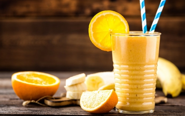 Smoothie με μπανάνα και πορτοκάλι